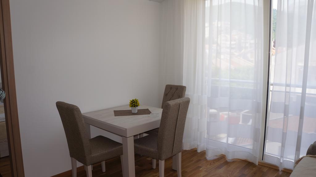 בודווה Apartments Lora Bokeljske Brigade מראה חיצוני תמונה