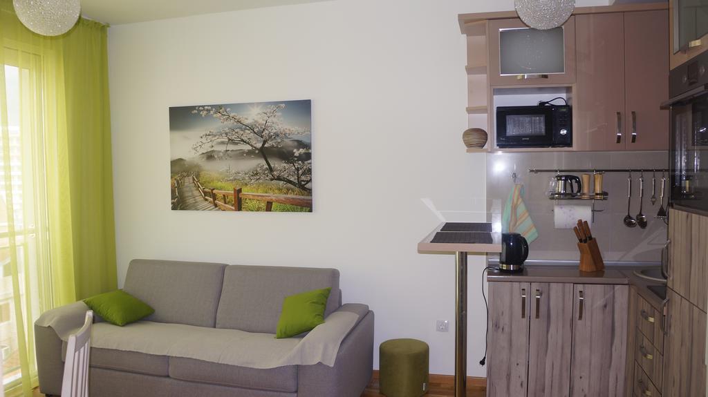 בודווה Apartments Lora Bokeljske Brigade מראה חיצוני תמונה